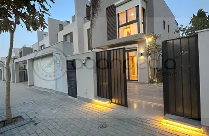 Townhouse - 5 Bedrooms - 5 Bathrooms for rent in Sodic East - 6th District - New Heliopolis - Cairo