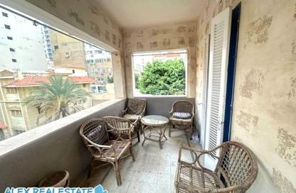 شقة - 4 غرف نوم - 2 حمامات للايجار في شارع كفر عبده - كفر عبده - رشدي - حي شرق - الاسكندرية