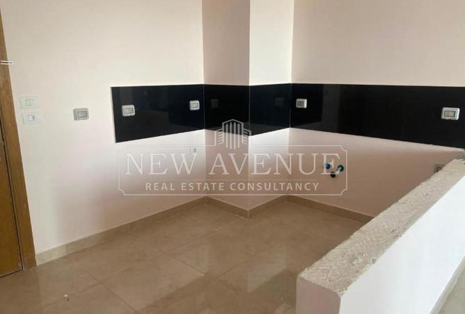 98833579 - Property Image 3