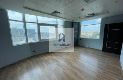 مساحات مكتبية - 4 غرف نوم - 1 حمام للايجار في كارجو مول - شارع الشباب - الشيخ زايد - الجيزة مساحات مكتبية - 4 غرف نوم - 1 حمام للايجار في كارجو مول - شارع الشباب - الشيخ زايد - الجيزة