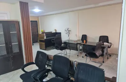 شقة - 4 غرف نوم - 2 حمامات للبيع في طريق النصر - المنطقة الأولى - مدينة نصر - القاهرة