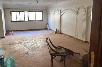 شقة - 4 غرف نوم - 3 حمامات للبيع في شارع معز الدوله - المنطقة السادسة - مدينة نصر - القاهرة