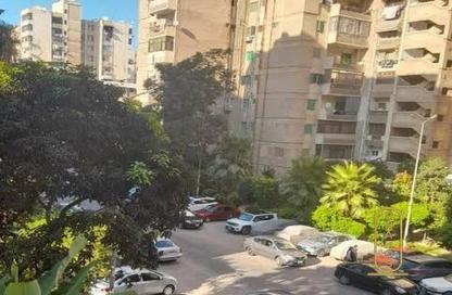 Apartment - 2 Bedrooms - 1 Bathroom for rent in Garden City Smouha St. - Smouha - Hay Sharq - Alexandria
