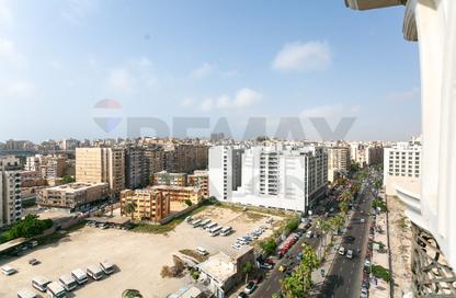Apartment - 3 Bedrooms - 3 Bathrooms for sale in Mohamed Fawzy Moaz St. - Smouha - Hay Sharq - Alexandria
