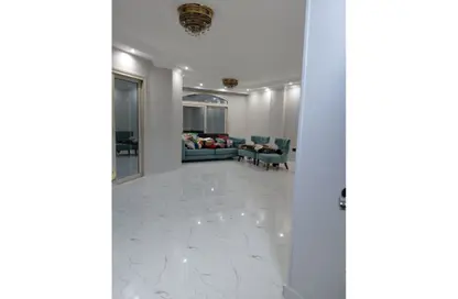 Apartment - 3 Bedrooms - 2 Bathrooms for rent in Al Horeya St. - Almazah - Heliopolis - Masr El Gedida - Cairo