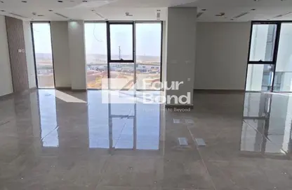 مساحات مكتبية - استوديو - 2 حمامات للايجار في مول هايد بارك بيزنس - شارع التسعين الجنوبي - التجمع الخامس - مدينة القاهرة الجديدة - القاهرة