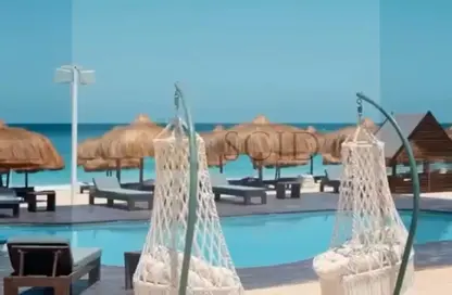 شقة - 2 غرف نوم - 2 حمامات للبيع في مارسيليا بيتش 5 - راس الحكمة - الساحل الشمالي