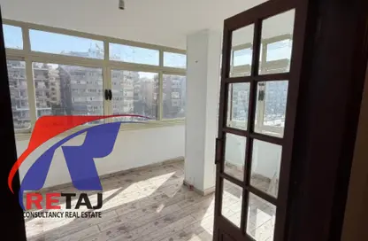 شقة - 3 غرف نوم - 2 حمامات للايجار في شارع الميرغني - ارض الجولف - مصر الجديدة - القاهرة