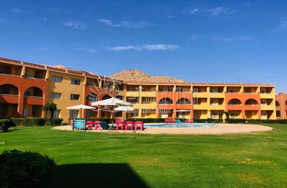 Chalet - 2 Bedrooms - 2 Bathrooms for sale in Golden Coast - Al Ain Al Sokhna - Suez