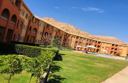 Chalet - 2 Bedrooms - 2 Bathrooms for sale in Golden Coast - Al Ain Al Sokhna - Suez