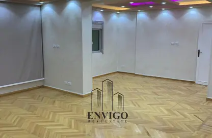 شقة - 3 غرف نوم - 1 حمام للبيع في شارع عمارات رابعه - ارض الجولف - مصر الجديدة - القاهرة