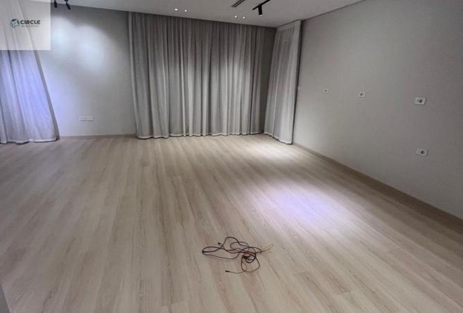 57252104 - Property Main Image