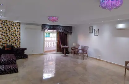 شقة - 3 غرف نوم - 3 حمامات للبيع في شارع المساحه - الدقي - الجيزة