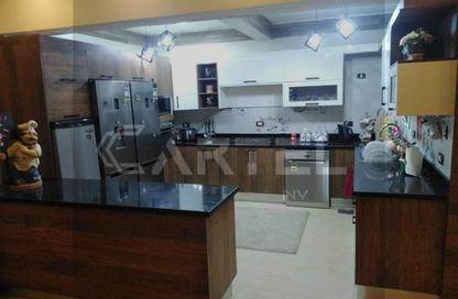 Villa - 4 - 3 for sale in 4th Neighborhood - 4th District West - Shorouk City - Cairo
