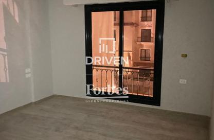 Apartment - 3 Bedrooms - 3 Bathrooms for rent in Village West - Sheikh Zayed Compounds - Sheikh Zayed City - Giza