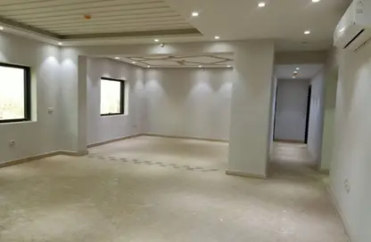 مساحات مكتبية - 3 غرف نوم - 2 حمامات للايجار في فى90 - شارع التسعين الشمالي - التجمع الخامس - مدينة القاهرة الجديدة - القاهرة