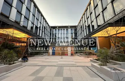 Office Space - 5 Bedrooms - 2 Bathrooms for sale in Park St. - Ring Road - The 5th Settlement - New Cairo City - Cairo