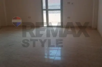 Apartment - 3 Bedrooms - 2 Bathrooms for sale in Salah Eldin Alayoubi St. - Al Hadaba Al Wosta - Mokattam - Cairo