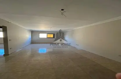 شقة - 2 غرف نوم - 1 حمام للبيع في شارع مصطفي كامل - ابو قير - حي ثان المنتزة - الاسكندرية