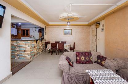 Apartment - 3 Bedrooms - 1 Bathroom for rent in Khaled Ibn Al Walid St. - Miami - Hay Awal El Montazah - Alexandria Apartment - 3 Bedrooms - 1 Bathroom for rent in Khaled Ibn Al Walid St. - Miami - Hay Awal El Montazah - Alexandria