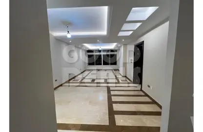 Apartment - 3 Bedrooms - 2 Bathrooms for sale in Zaker Hussein St. - Al Hadiqah Al Dawliyah - 7th District - Nasr City - Cairo