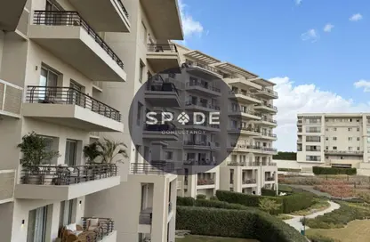 Apartment - 3 Bedrooms - 3 Bathrooms for sale in The Fourteen Golf Residences - Uptown Cairo - Mokattam - Cairo