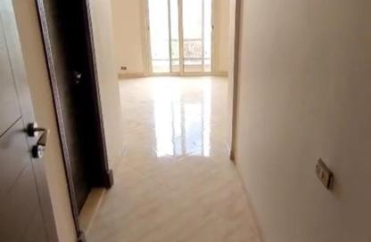 Apartment - 3 Bedrooms - 2 Bathrooms for rent in Green 3 - 2nd District - Sheikh Zayed City - Giza