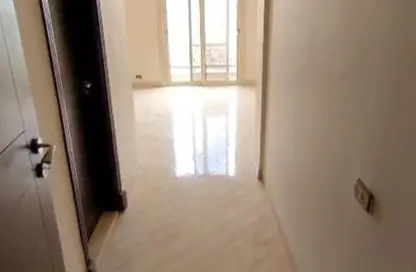Apartment - 3 Bedrooms - 2 Bathrooms for rent in Green 3 - 2nd District - Sheikh Zayed City - Giza