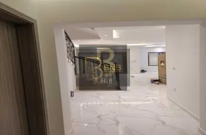 منزل مزدوج - 4 غرف نوم - 3 حمامات للايجار في ميفيدا - كمبوندات التجمع الخامس - التجمع الخامس - مدينة القاهرة الجديدة - القاهرة