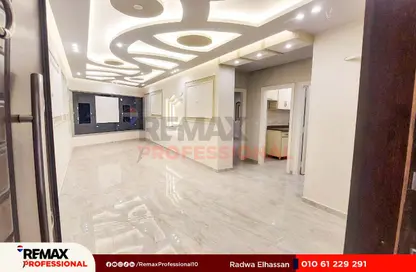 Office Space - 2 Bedrooms - 1 Bathroom for rent in Khalil Hamada St. - Sidi Beshr - Hay Awal El Montazah - Alexandria