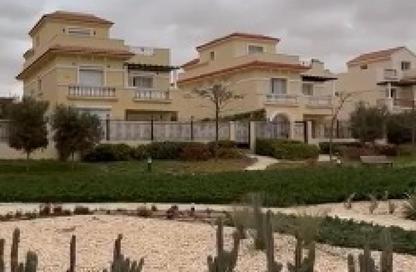 Villa - 6 Bedrooms - 6 Bathrooms for sale in Hyde Park - New Cairo City - Cairo
