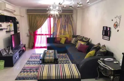 Apartment - 2 Bedrooms - 2 Bathrooms for sale in Tijan - Zahraa El Maadi - Hay El Maadi - Cairo