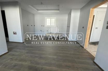 Apartment - 3 Bedrooms - 3 Bathrooms for sale in Hyde Park - New Cairo City - Cairo