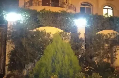 فيلا - 6 غرف نوم - 4 حمامات للبيع في المجاورة الرابعة - الحي الرابع غرب - مدينة الشروق - القاهرة