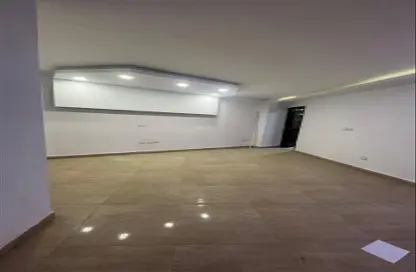 مساحات مكتبية - 7 غرف نوم - 6 حمامات للايجار في شارع محي الدين أبو العز - المهندسين - الجيزة