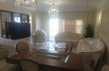 شقة - 3 غرف نوم - 2 حمامات للايجار في البوابة الرابعة القديمة - حورس - حدائق الاهرام - الجيزة