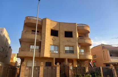 شقة - 3 غرف نوم - 3 حمامات للبيع في شرق الاكاديمية - مدينة القاهرة الجديدة - القاهرة