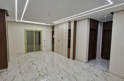 شقة - 2 غرف نوم - 1 حمام للبيع في البوابة الرابعة - مينا - حدائق الاهرام - الجيزة