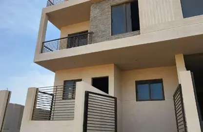 Apartment - 4 Bedrooms - 3 Bathrooms for sale in Bait Alwatan - The 5th Settlement - New Cairo City - Cairo