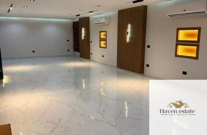 Villa - 3 Bedrooms - 3 Bathrooms for rent in Mountain View iCity - 5th Settlement Compounds - The 5th Settlement - New Cairo City - Cairo
