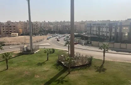 شقة - 3 غرف نوم - 2 حمامات للبيع في الحي العاشر - الشيخ زايد - الجيزة