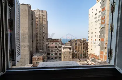 شقة - 3 غرف نوم - 2 حمامات للبيع في سبورتنج - حي شرق - الاسكندرية
