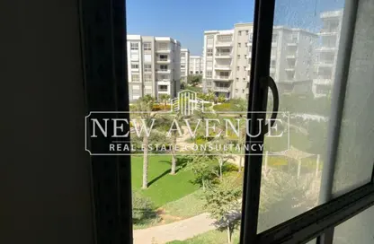 Apartment - 3 Bedrooms - 2 Bathrooms for sale in Hyde Park - New Cairo City - Cairo