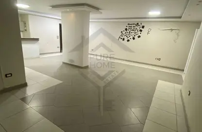 Office Space - 4 Bedrooms - 2 Bathrooms for rent in Zezenia - Hay Sharq - Alexandria