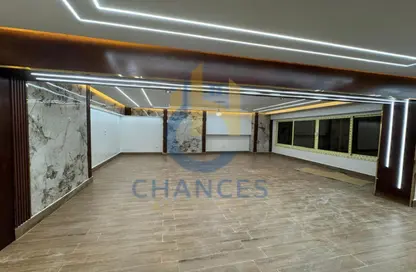 Apartment - 3 Bedrooms - 2 Bathrooms for sale in Cornish El Nile St. - Maadi - Hay El Maadi - Cairo