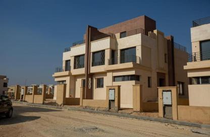 Villa - 3 Bedrooms - 3 Bathrooms for sale in Zayed 2000 - 4th District - Sheikh Zayed City - Giza