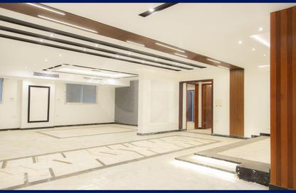Apartment - 5 Bedrooms - 4 Bathrooms for sale in Mohammed Al Eqbal St. - Laurent - Hay Sharq - Alexandria