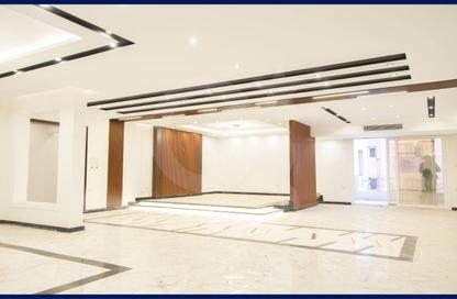 Apartment - 5 Bedrooms - 4 Bathrooms for sale in Mohammed Al Eqbal St. - Laurent - Hay Sharq - Alexandria