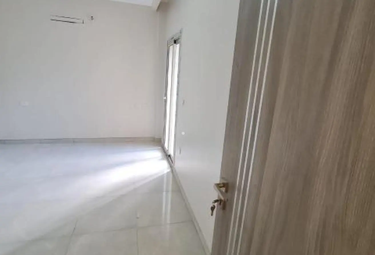 97726603 - Property Main Image