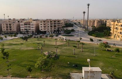 شقة - 3 - 2 للبيع في المجاورة الثالثة - المنطقة الثالثة - مدينة الشروق - القاهرة